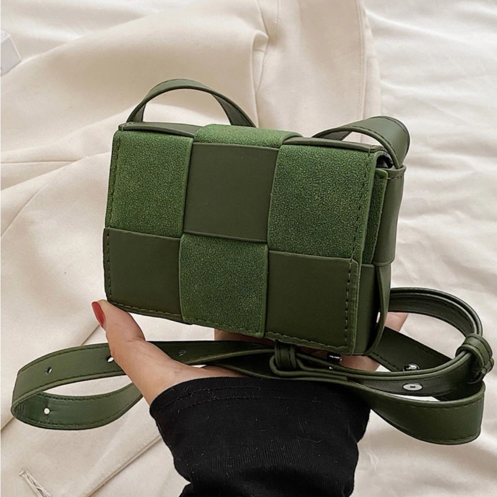 Chic Green Woven Mixed Material Leather Pouch Strap Messenger Bag OS New - Picture 2 of 6